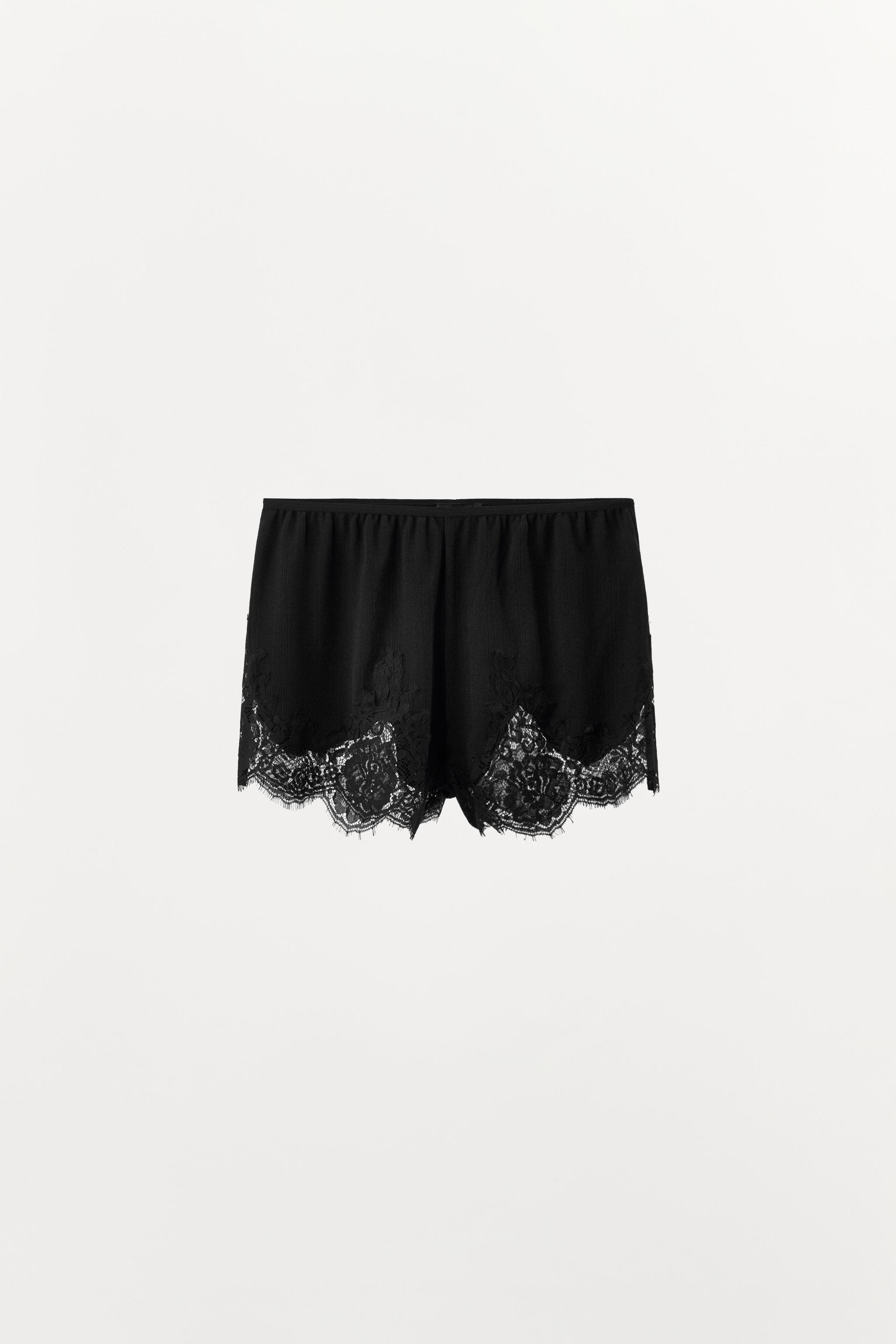 SHORT POINTELLE EN DENTELLE